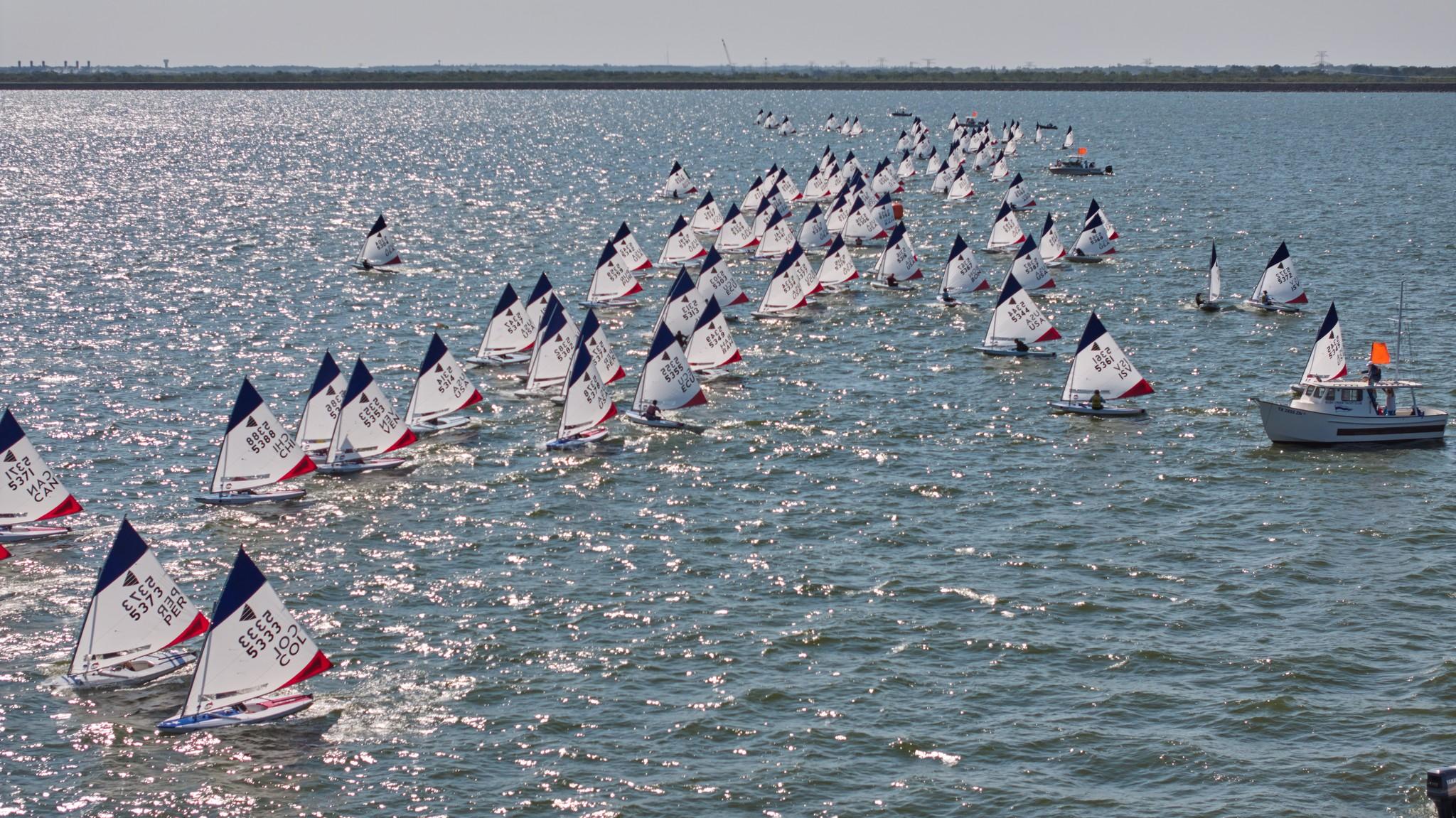 Large Sunfish fleet racing on Lake Ray Hubbard at Rush Creek